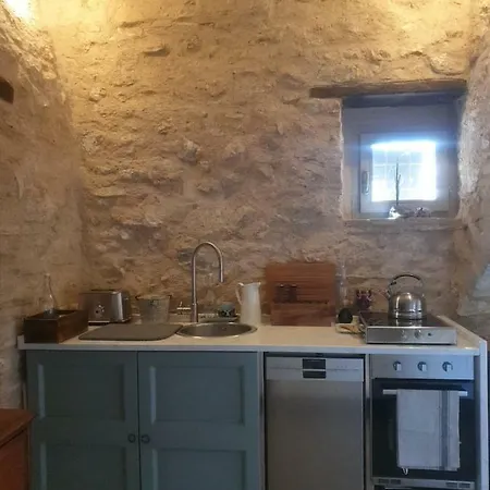 Astrum House Konukevi