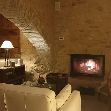 Konukevi Astrum House Trevi