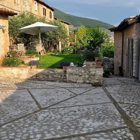 Konukevi Astrum House Trevi