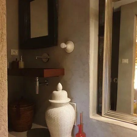 Astrum House Konukevi *